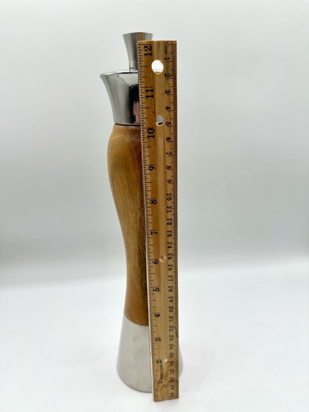 Nambé Peppermill, wooden Shaft, High Quality. 2012 Vintage. - Picture 8 of 13
